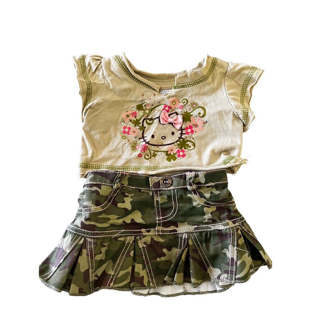 Build A Bear, Rare, Green Hello Kitty Sanrio T-shirt & Camouflage Skirt. B 572